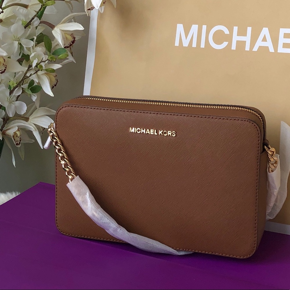 🌹Michael Kors Crossbody In Luggage🌹